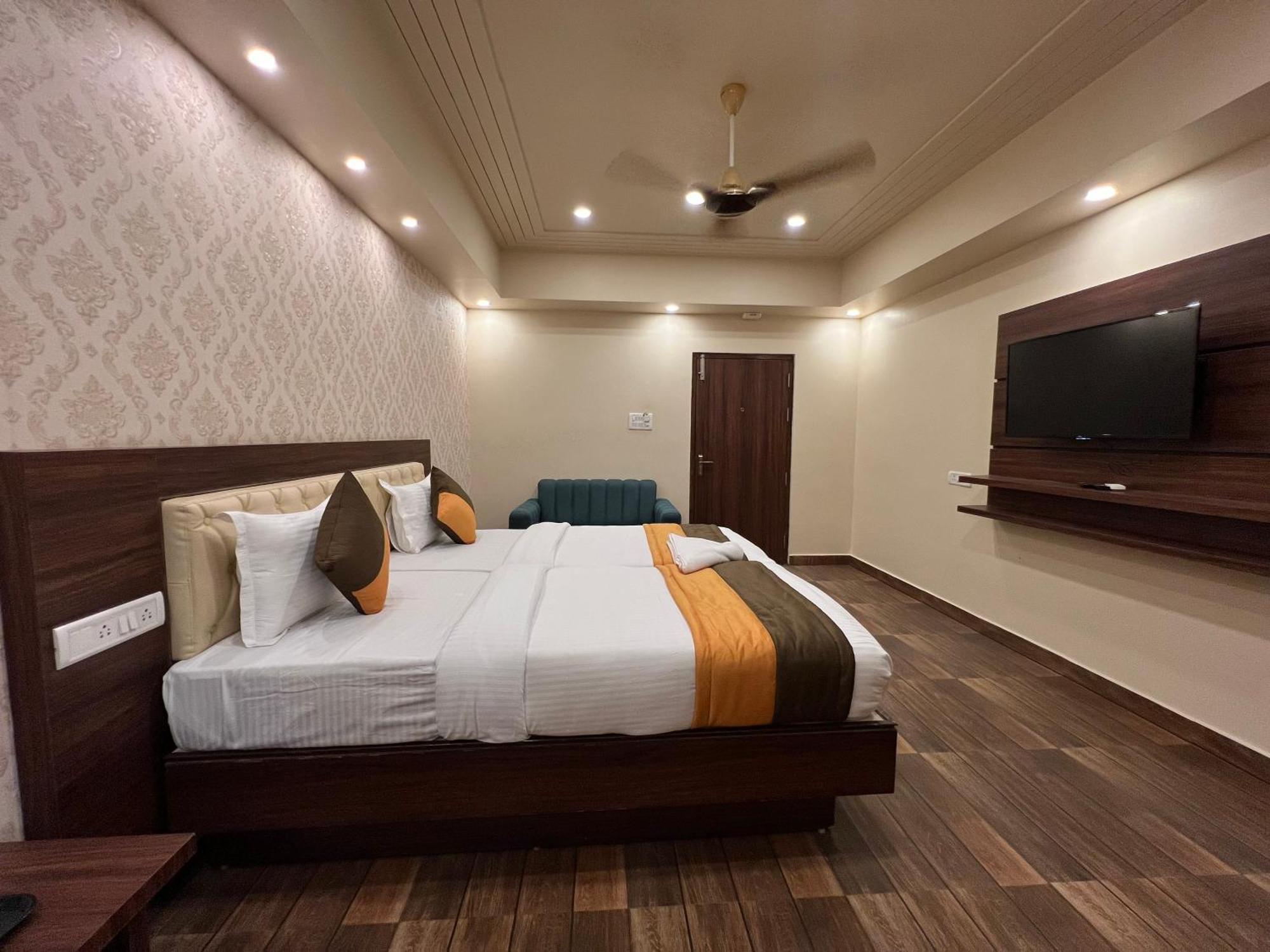 Grand Falcon Electronic City Kammasandra Exterior foto
